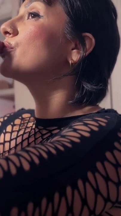 31 talimatı Kolombiyalı orta yaşlı seksi kadınla mastürbasyon yapmak için talimatlar | Klip 2