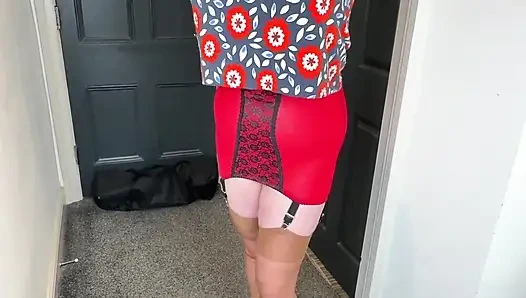 Vgq27 teyze Sandra bir gece dışarıda geçirdikten sonra soyunuyor