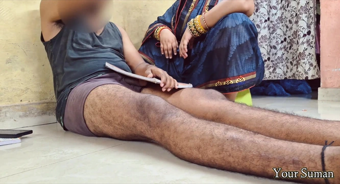 Üvey anne ders çalışırken ve porno izlerken üvey oğlunu yakaladı