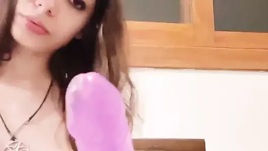 Shane evde yokken dildomla her zaman biraz eğlenebilirim!!