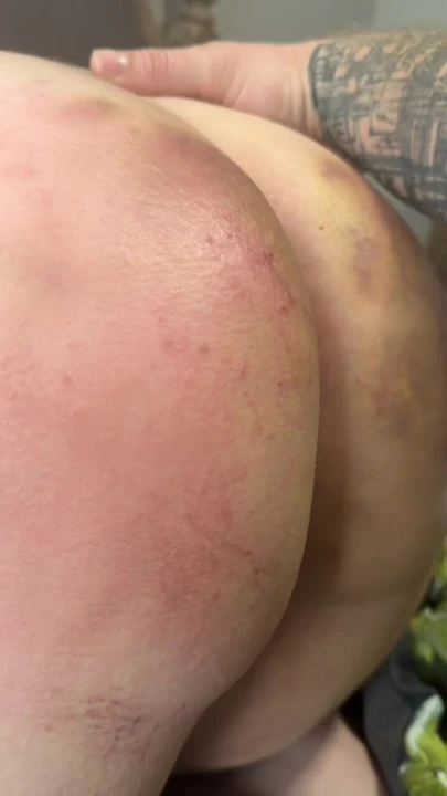 Şaplak atılan göt ibadeti