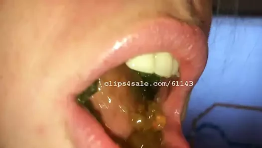 Vore fetiş - alicia sakızlı ayılar yiyor