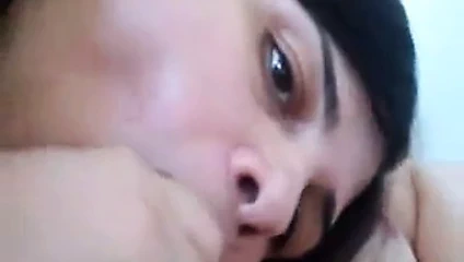 Şişman amatör iri güzel sürtük yarak emiyor