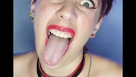 Ateşli hikaye 4: diğer yarakların tadını çıkarmamı izlemeyi ve sonunda beni sikmeyi seviyor!