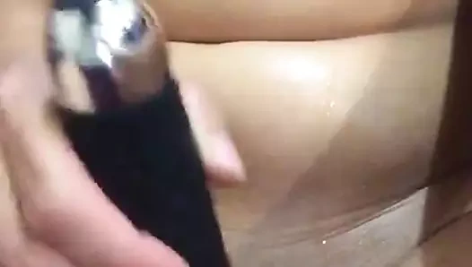 Sara mastürbasyon ile vibratör içinde the havuz