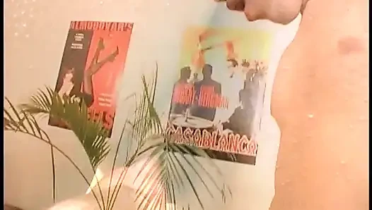 Hamile kadın iki erkeğin yarağını çok sevecen bir şekilde emiyor