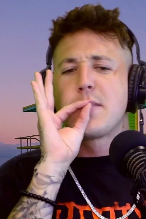 1threesomes? Pffft, Dj Nano bize neden beşlilerin gerçekten nerede olduğunu söylüyor!