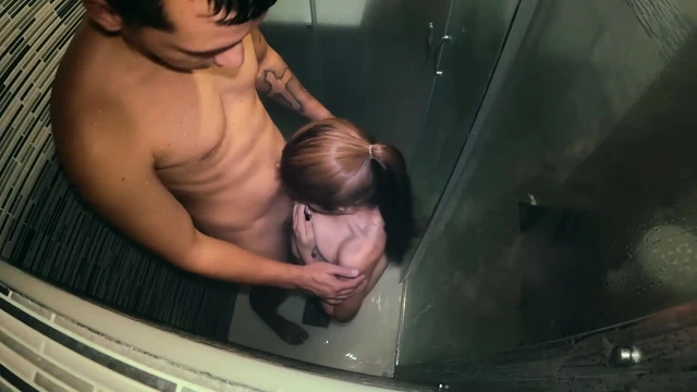 Baldızım karım işteyken seks istiyor - canavar ve güzellik