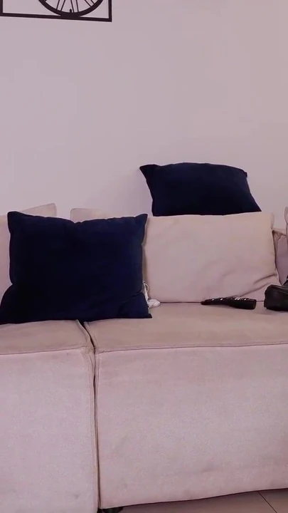 Schoolgirl stepdaughter seduces me and asks me to fuck her before she leaves for work | Clip 1