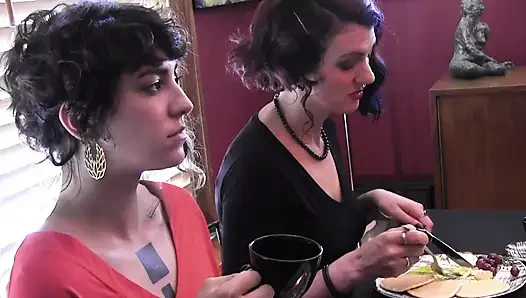 Doktor büyük memeli ateşli sarışın hastayı sikiyor