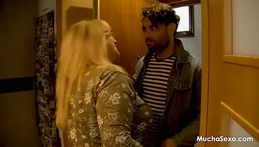 Muchasexo'da kalın olgun İspanyol mamacita tarafından duşta yakalandı