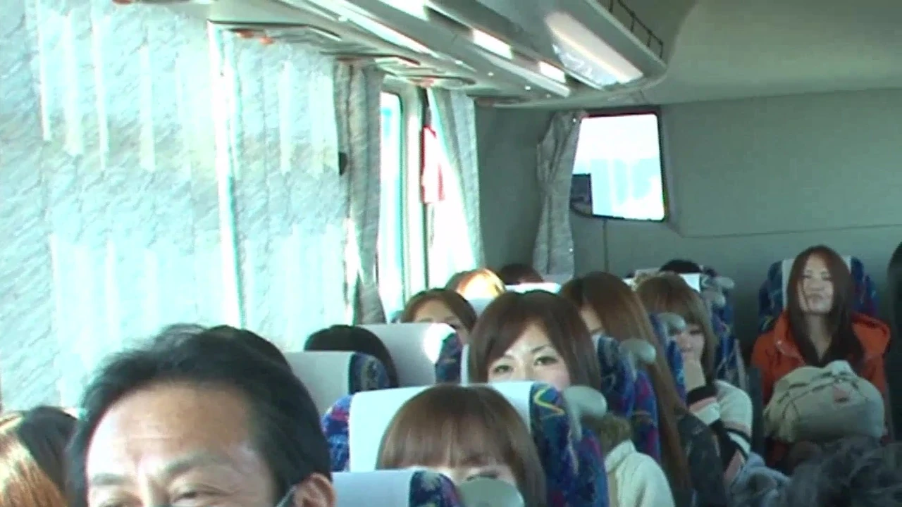 पागल जापानी - एक जिम में बड़े पैमाने पर कमबख्त