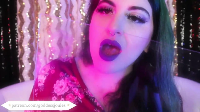 Fenty ruj asmr'i öpüyor