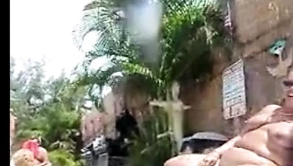 Miami çıplaklar partisi