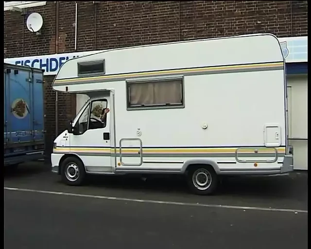 otostop kız alır fucked Sabit içinde camper tarafından iki erkekler