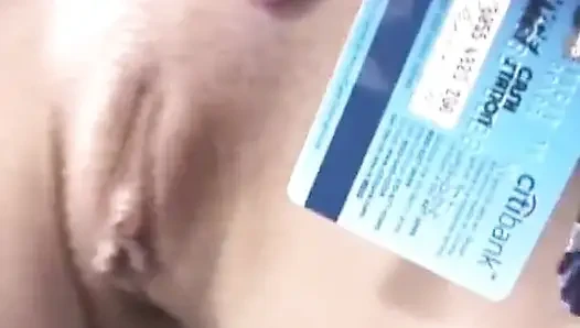 Sıska sürtük amını sikiyor
