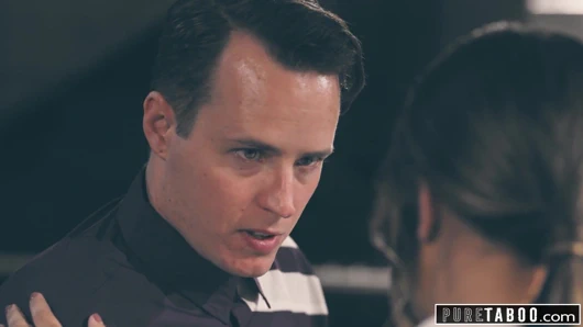 Arkadaşımı sevgilimin önünde becermek zorunda kaldım!