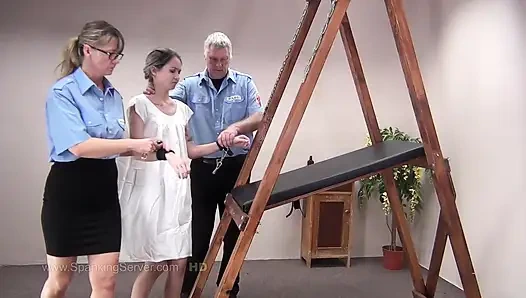 Sissi Ass Kırbaçı 34232