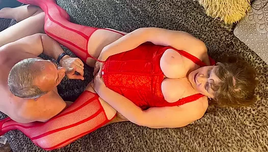 Nine Carmen'in mavi kurdele emme, sopa ve sikiş