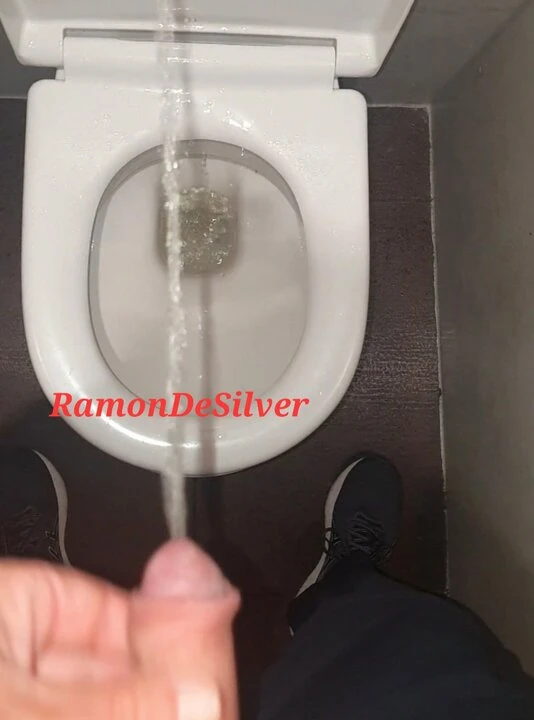 Ramon Efendi, altın şampanyasıyla size köle muamelesi yapıyor, her damlasını yalayın!