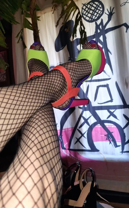 FLuo🌈Pembe Mor Sarı Turuncu Topuklar, Siyah File Çorap.. GUERLAiN PariS⁹¹ VaneSsaBiTCHx