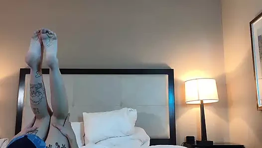 Ateşli minyon kadının amını yiyor