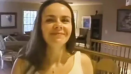 Gırtlağına kadar alıyor