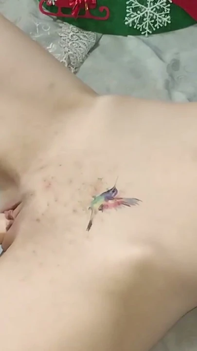 Üvey kardeşim için uzun yapay penis. onu hızlı bir şekilde orgazma getirir | Klip 2