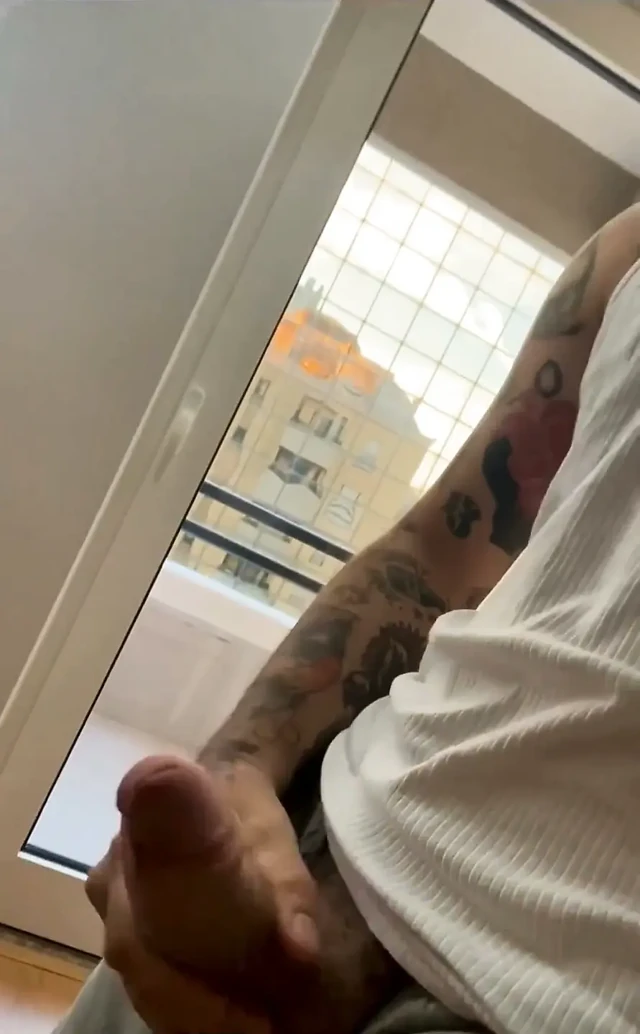 Morning Wood'umu gösteriyorum