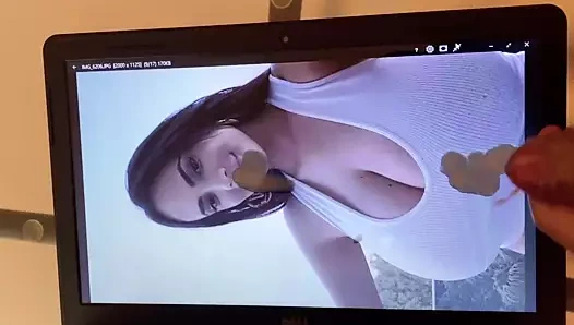 Sanna büyük memeler boşalıyor