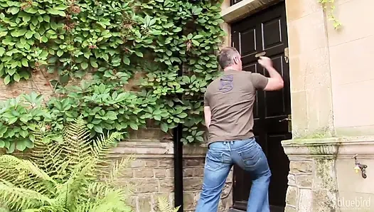 Striptizciler Brooke Belle, Krissy Lynn ve Kerry Louise aygır etini paylaşıyor