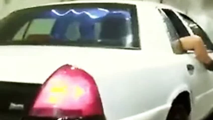 oyuncak içinde bir araba