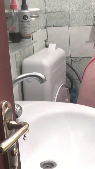 Güzel seksi doğal sarışın olgun milf'in sabahı. Şeffaf sabahlık içinde, külotsuz. Erotik cinsel iç çamaşırı… | Klip 2