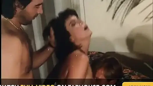 Klasik yarak emiyor amcık sikişi