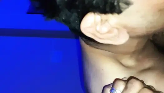 Une jolie voisine desi bhahi excitée se masturbe en milieu de nuit