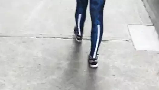 Tayt içinde inanılmaz kabarcık popo