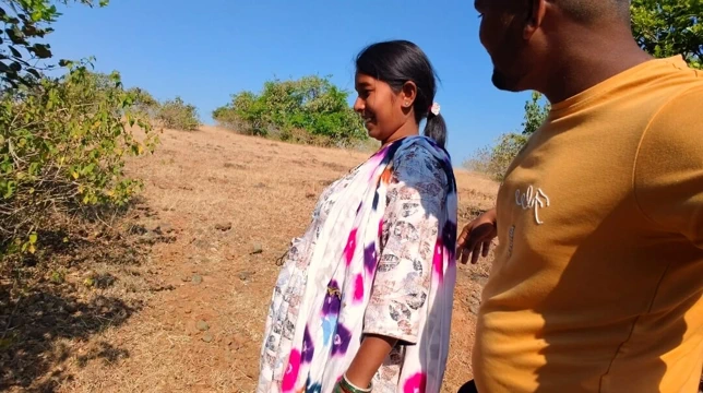 Hintli desi yenge ateşli xxx - hem oğlan hem de kız yeni evli ve ormanı ziyarete geldi...