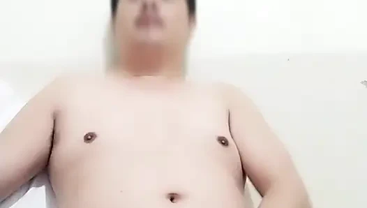 Kulübede yalnızım, bu yüzden sadece mastürbasyon yaptım.