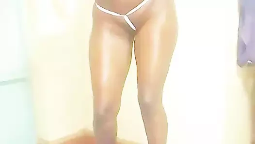 Ateşli 🔥 vücut kostümü, çılgınca dans ediyor ve azgın