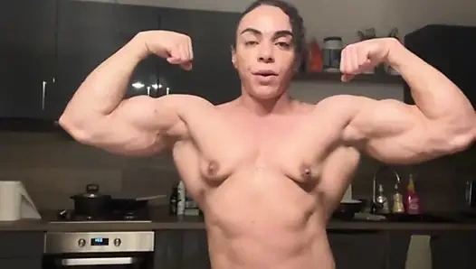 Sürtük ve kaslının mükemmel karışımı