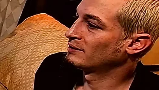 İri göğüslü sarışın evli kadın ve büyük zenci yarağı