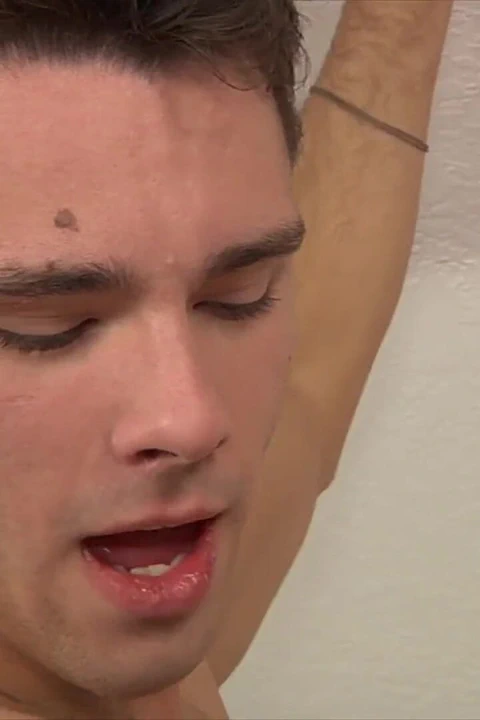 Cain ve Chloe trey'i sırayla sikiyor