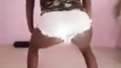 Seksi bir kızla çok ateşli dans