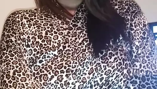 THICK ARAB WITH HUGE SAGGY TITS SPREADS ASSHOLE IN OFFICE