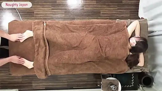 Minyon fuar güzellik, uzun rahatlatıcı ve samimi bir yağ seansın tadını çıkaran olgun bir Aura ile geri dönüyor - bölüm 1