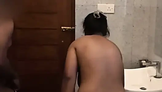 Ofis Sex_manager ofis banyosunda İk departmanı evli bayanla seks