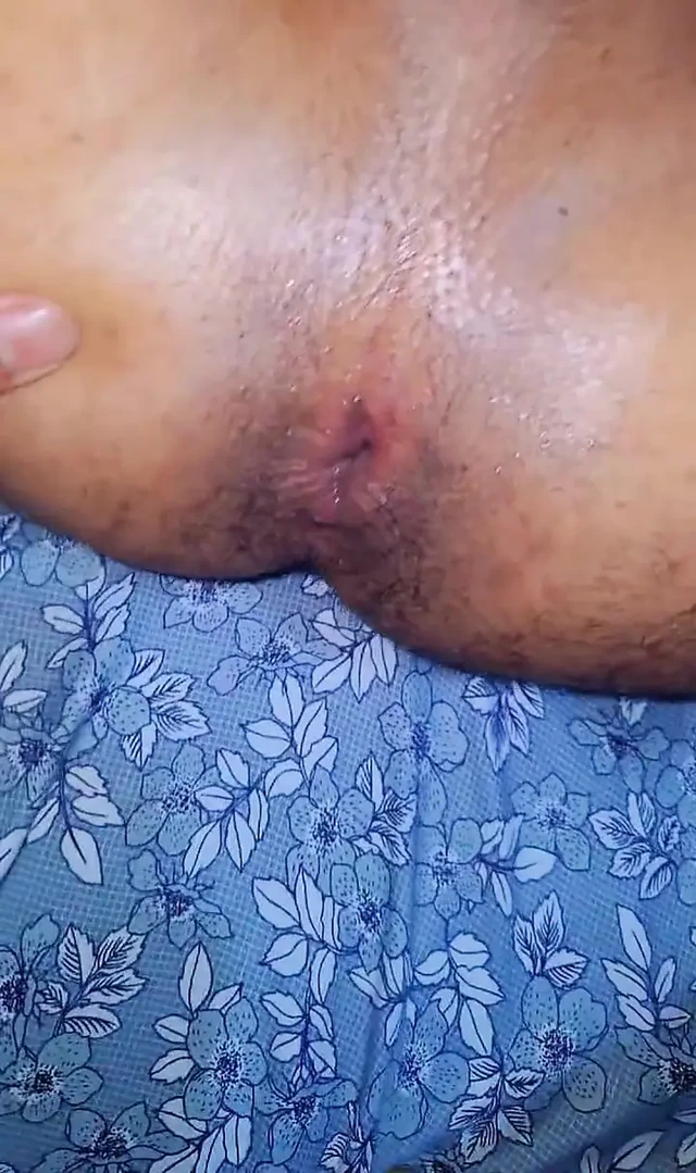 Büyük yaraklı bedenler genç ateşli alt kaltağı sikiyor