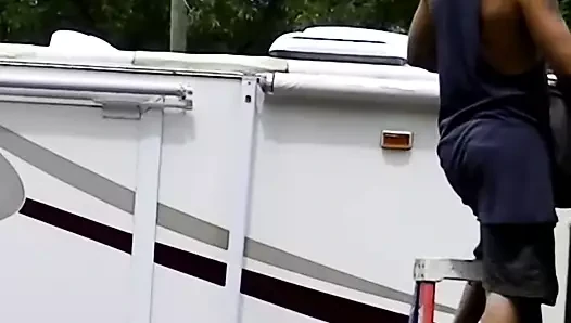 Beyaz amatörler kendilerini çekerken kendilerini filme alıyorlar