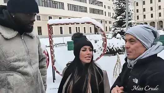 P1 Turist Matt tüm deliklerimi sikiyor