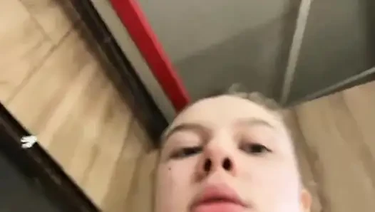 Public masturbating in the gym with jucielussie